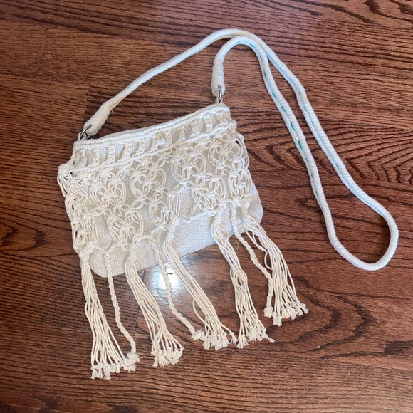 AMERICAN EAGLE OUTFITTERS CROCHET CROSSBODY BAG!